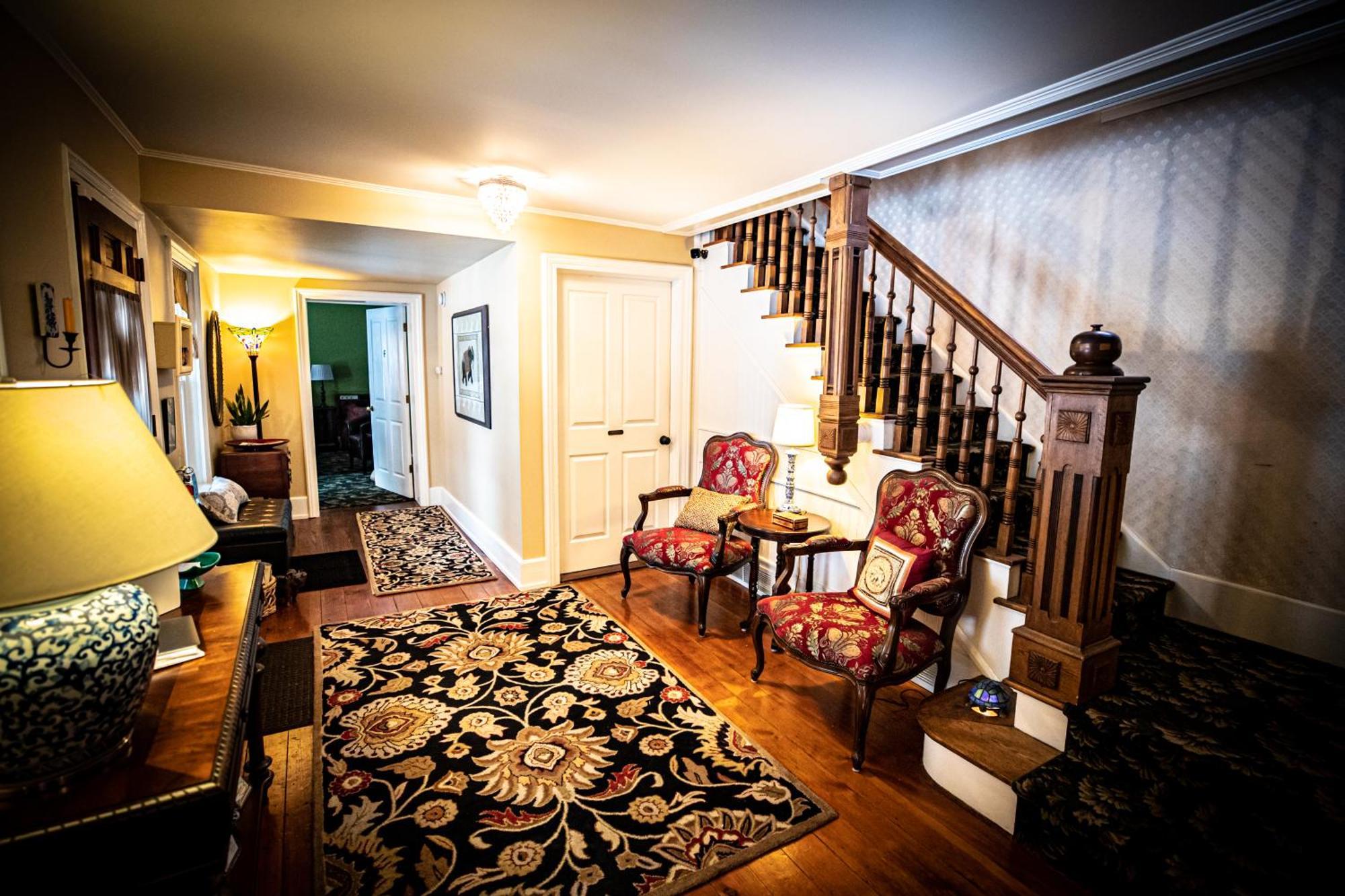Twin Oaks Inn Саугатук Екстериор снимка