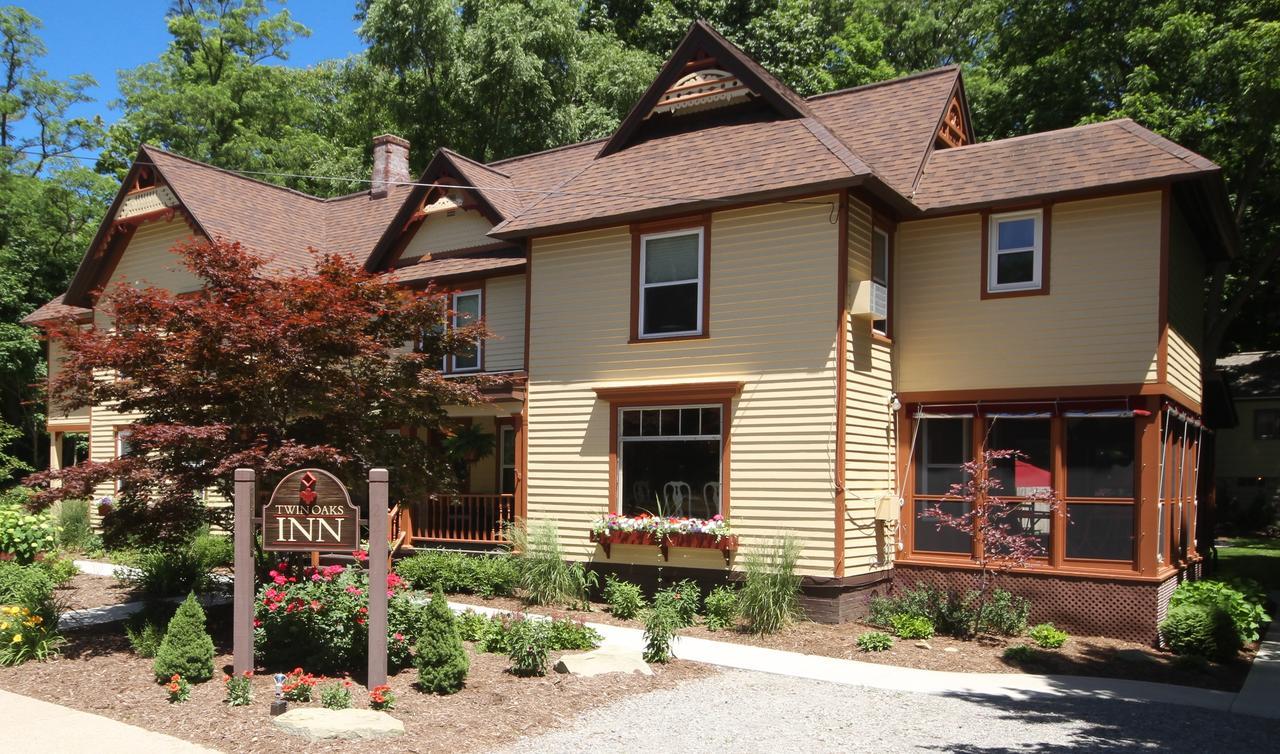 Twin Oaks Inn Саугатук Екстериор снимка